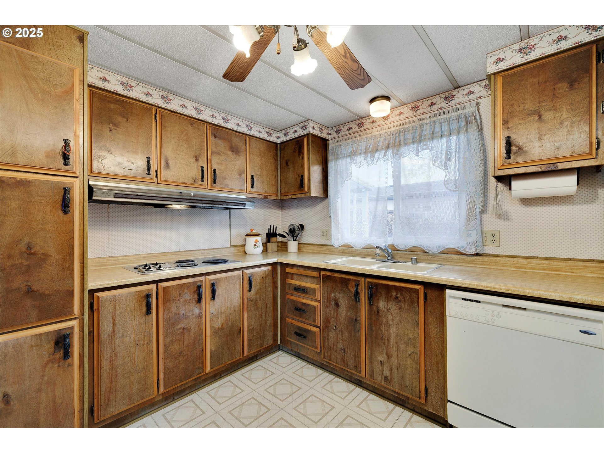 12450 Southwest Fischer Road, Unit 277 Portland, OR 97224 - Photo 14 of 36 Gallery Image 14