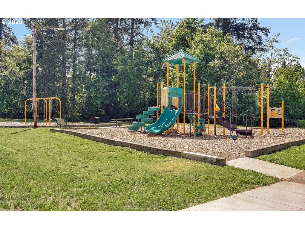 12450 Southwest Fischer Road, Unit 277 Portland, OR 97224 - Photo 35 of 36 Gallery Image 35