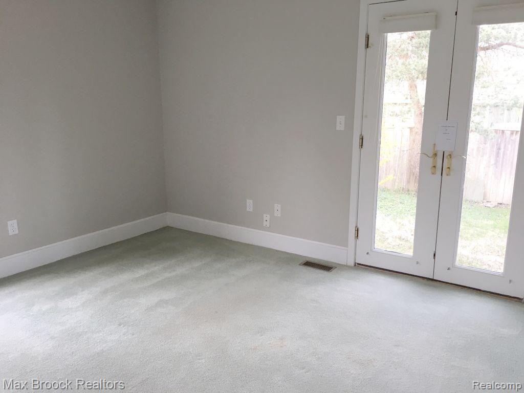 3404 North Adams Road Troy, MI 48084 - Photo 22 of 27