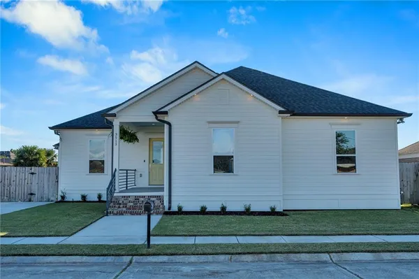 $310,000 | 3513 Gallo Drive, Chalmette, LA 70043