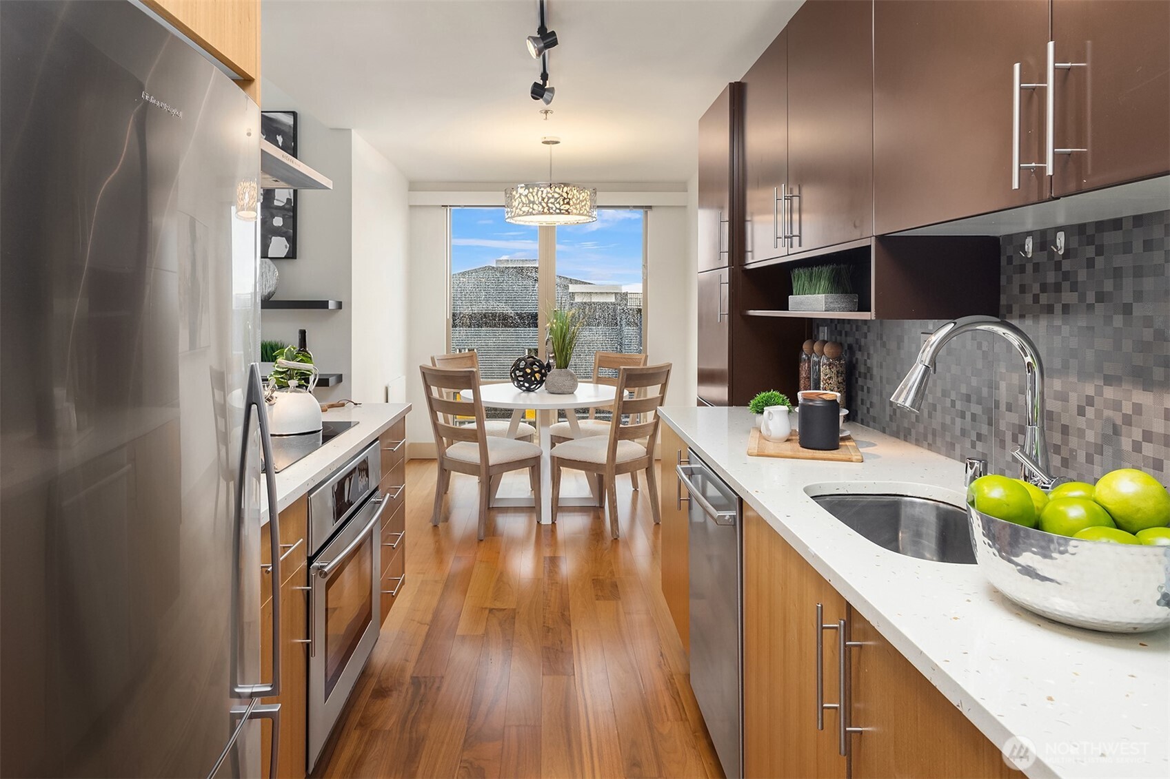 500 5th Avenue West, Unit 705 Seattle, WA 98119 - Photo 11 of 39