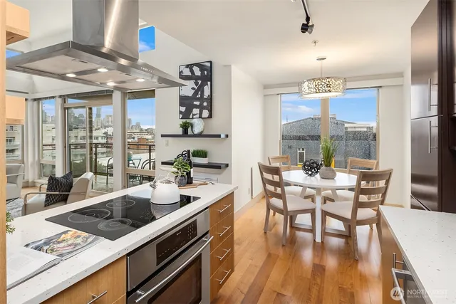 $699,500 | 500 5th Avenue West, Unit 705, Seattle, WA 98119