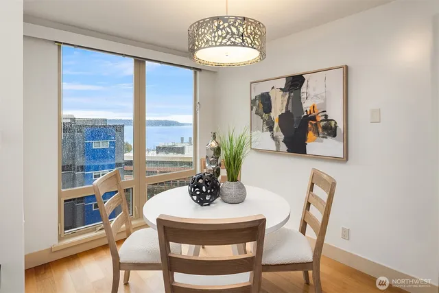 $699,500 | 500 5th Avenue West, Unit 705, Seattle, WA 98119