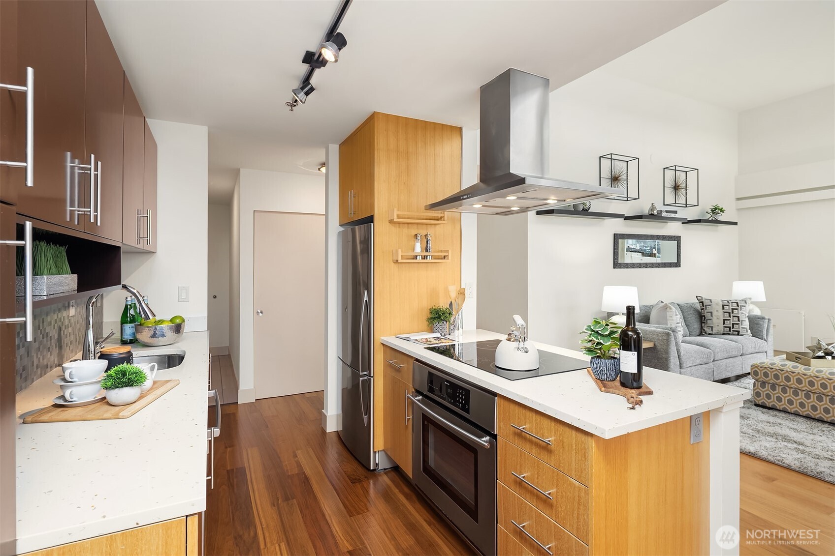 500 5th Avenue West, Unit 705 Seattle, WA 98119 - Photo 24 of 39