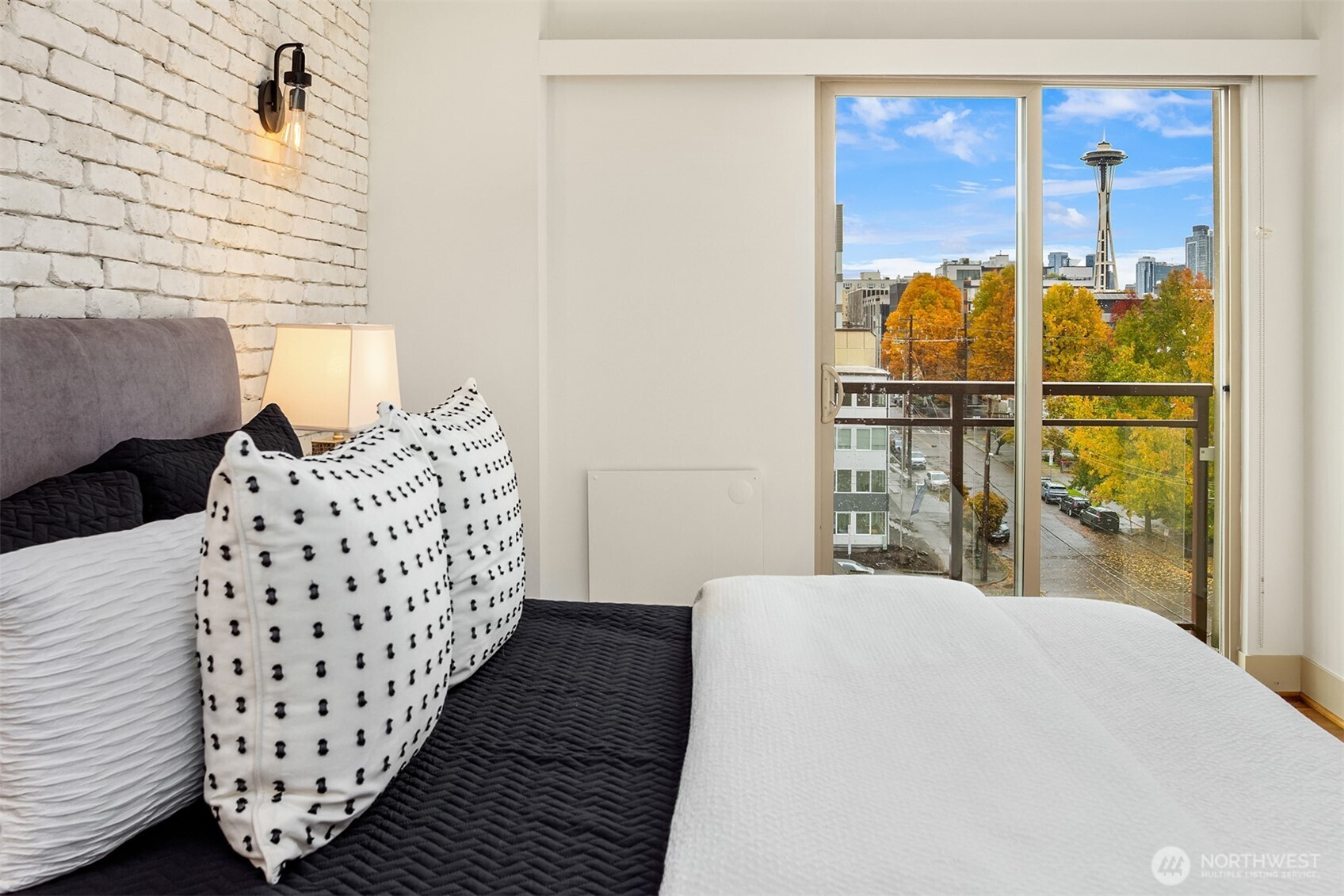 500 5th Avenue West, Unit 705 Seattle, WA 98119 - Photo 26 of 39