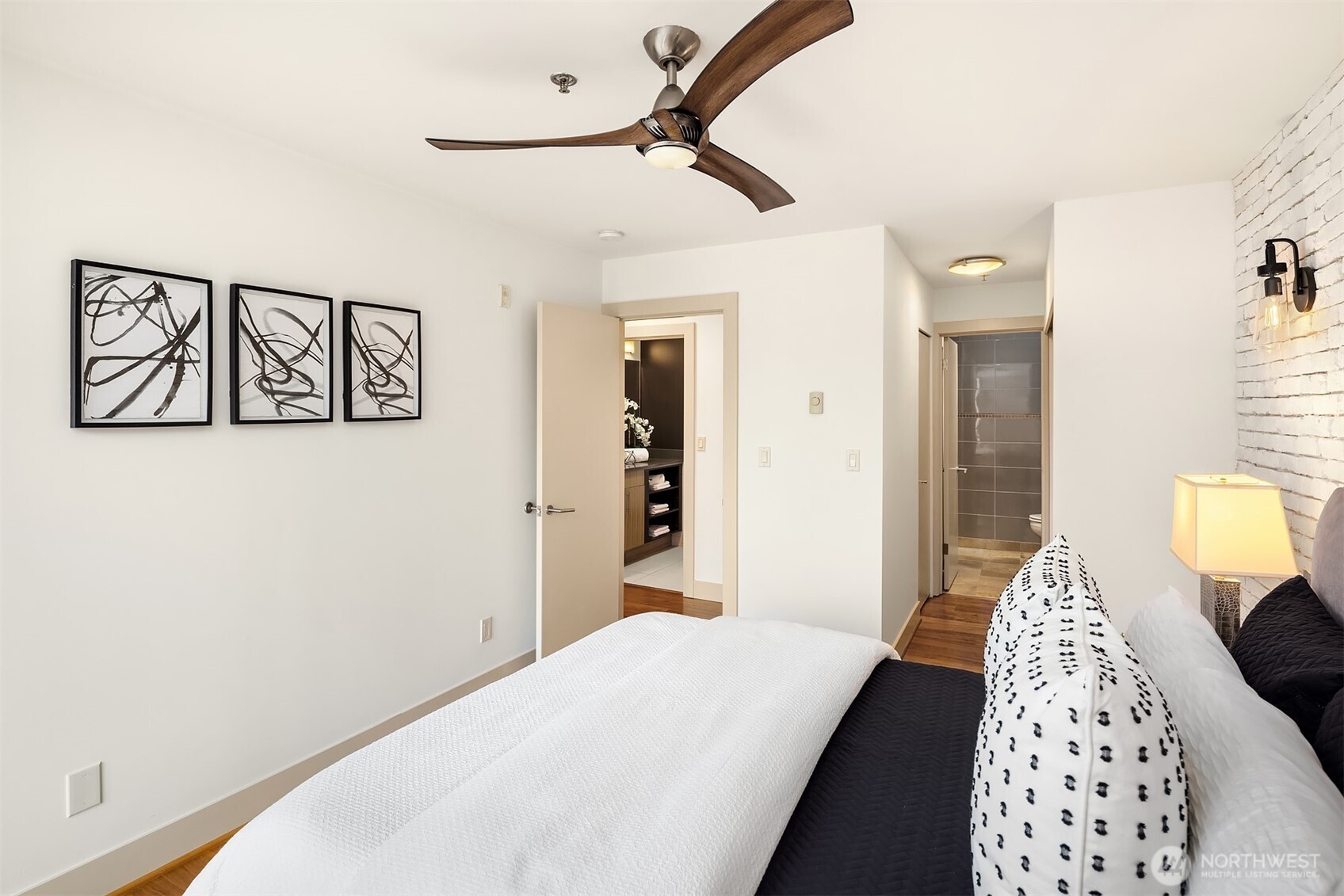 500 5th Avenue West, Unit 705 Seattle, WA 98119 - Photo 28 of 39