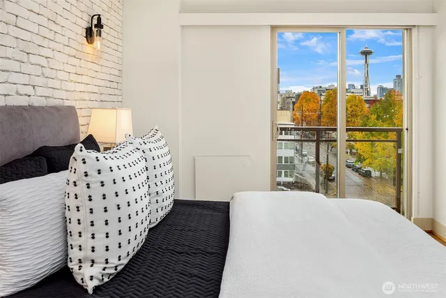 $699,500 | 500 5th Avenue West, Unit 705, Seattle, WA 98119