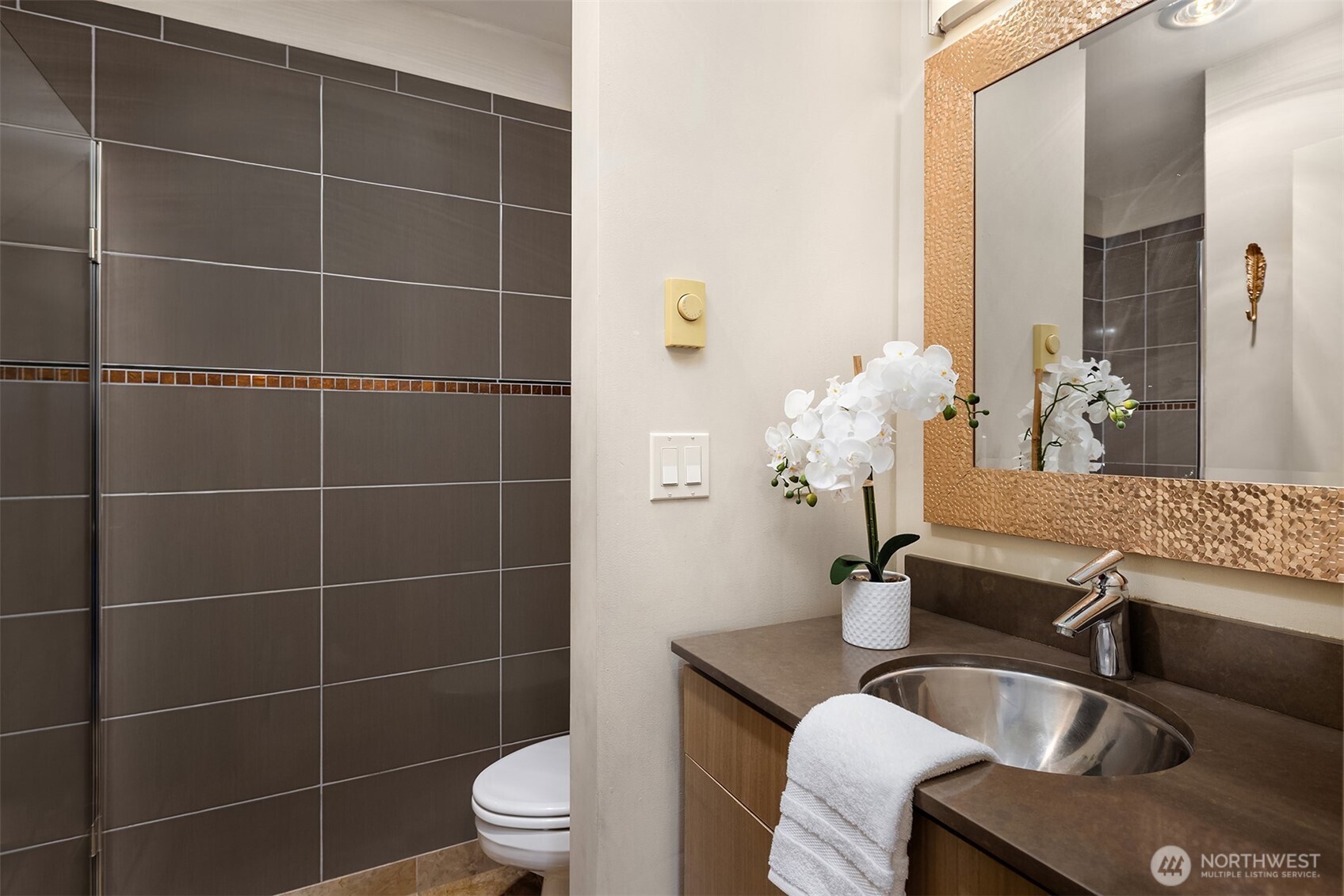 500 5th Avenue West, Unit 705 Seattle, WA 98119 - Photo 29 of 39