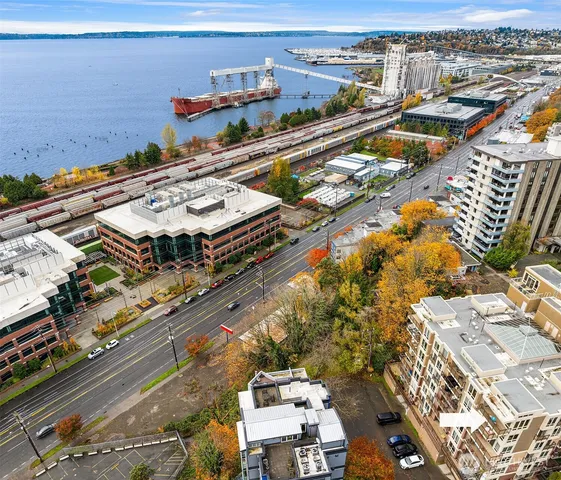 $699,500 | 500 5th Avenue West, Unit 705, Seattle, WA 98119