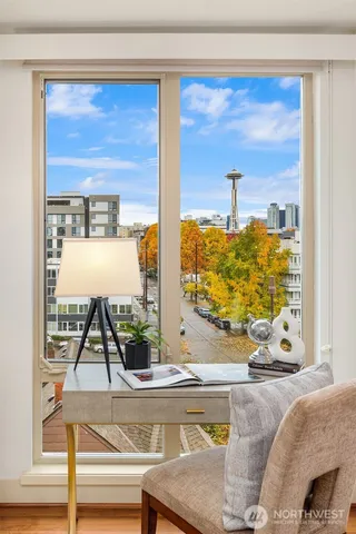 $699,500 | 500 5th Avenue West, Unit 705, Seattle, WA 98119