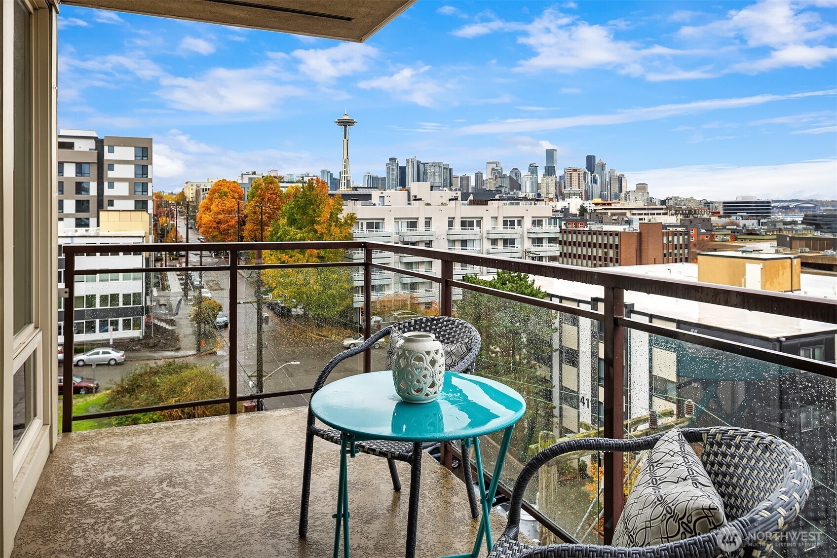 500 5th Avenue West, Unit 705 Seattle, WA 98119 - Photo 4 of 39