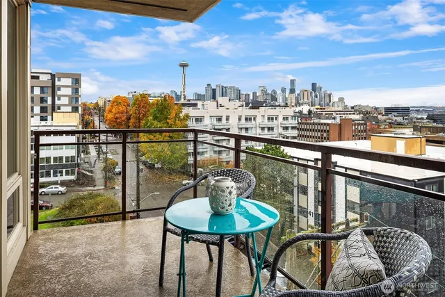 $699,500 | 500 5th Avenue West, Unit 705, Seattle, WA 98119