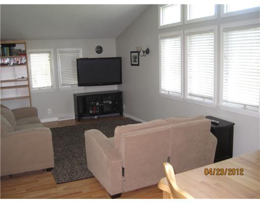 135 Joe Hall Road Beaver Falls, PA 15010 - Photo 2 of 6 Living Room.
