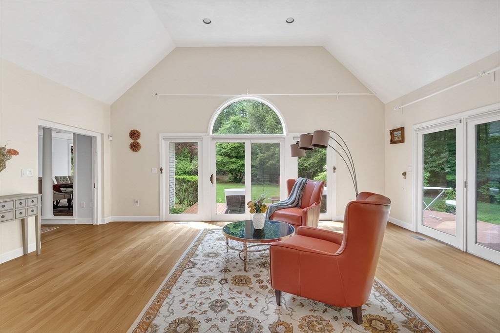 784 Strawberry Hill Road Concord, MA 01742 - Photo 16 of 41