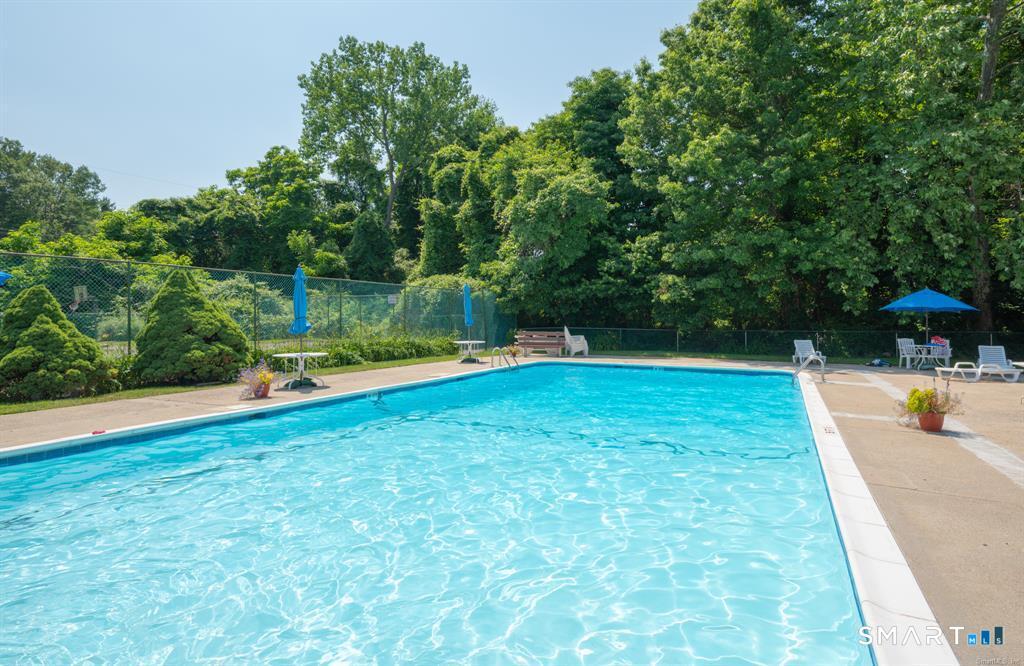 112 East Gate Lane, Unit 112 Hamden, CT 06514 - Photo 3 of 6
