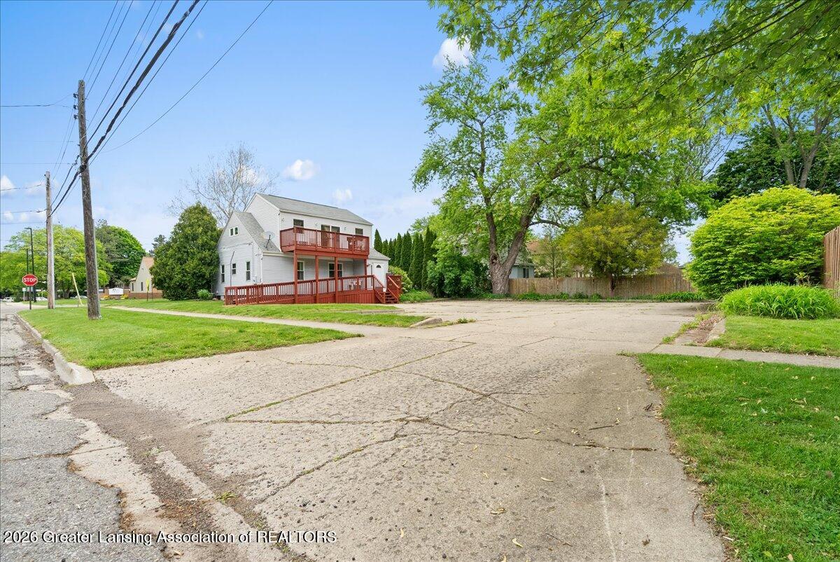 4415 West Holt Road Holt, MI 48842 - Photo 5 of 36 06-Media Jett - 28 (new)