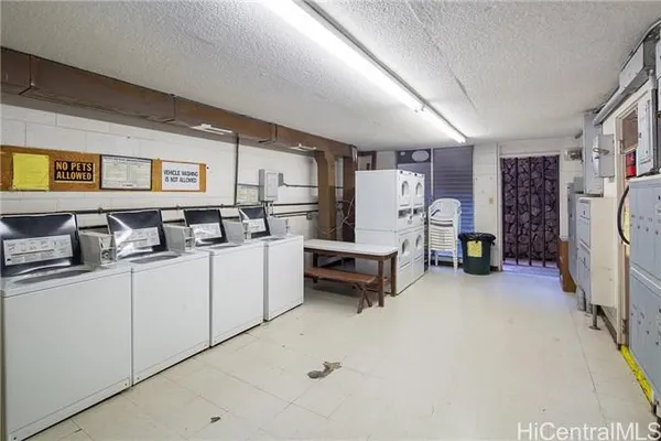 $2,100 | 2140 10th Avenue, Unit 201A, Honolulu, HI 96816
