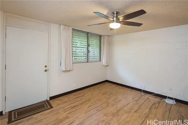 $2,100 | 2140 10th Avenue, Unit 201A, Honolulu, HI 96816