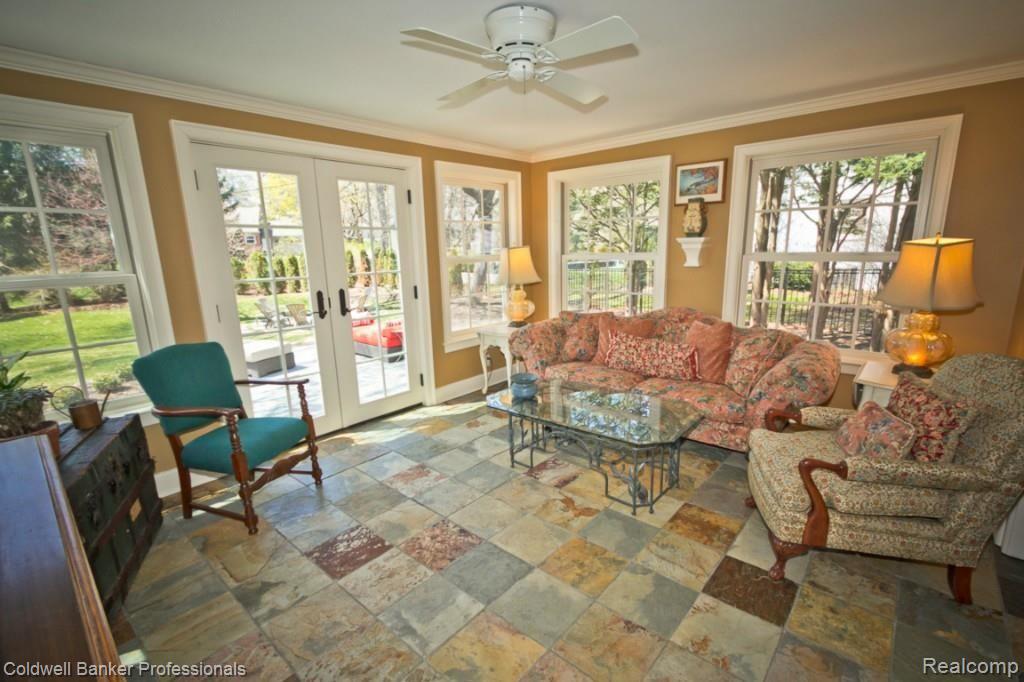 657 Half Moon Road Bloomfield Hills, MI 48301 - Photo 9 of 42 IMG_7211.jpg