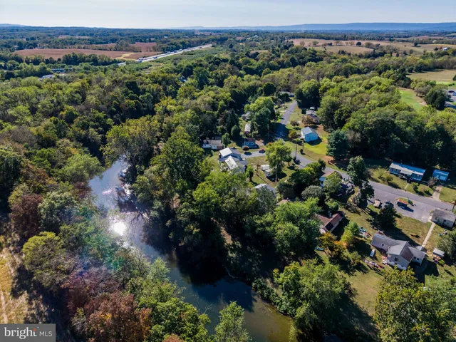 $230,000 | 720 Conodoguinet Avenue, Carlisle, PA 17015