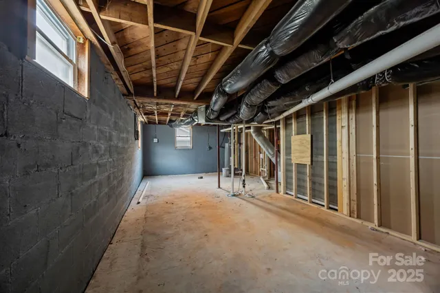 $345,000 | 812 North Main Street, Lowell, NC 28098