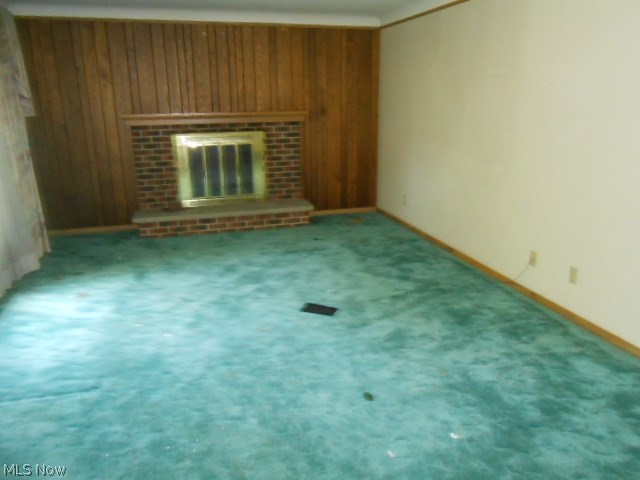 2147 Waynoka Road Euclid, OH 44117 - Photo 2 of 12 living room