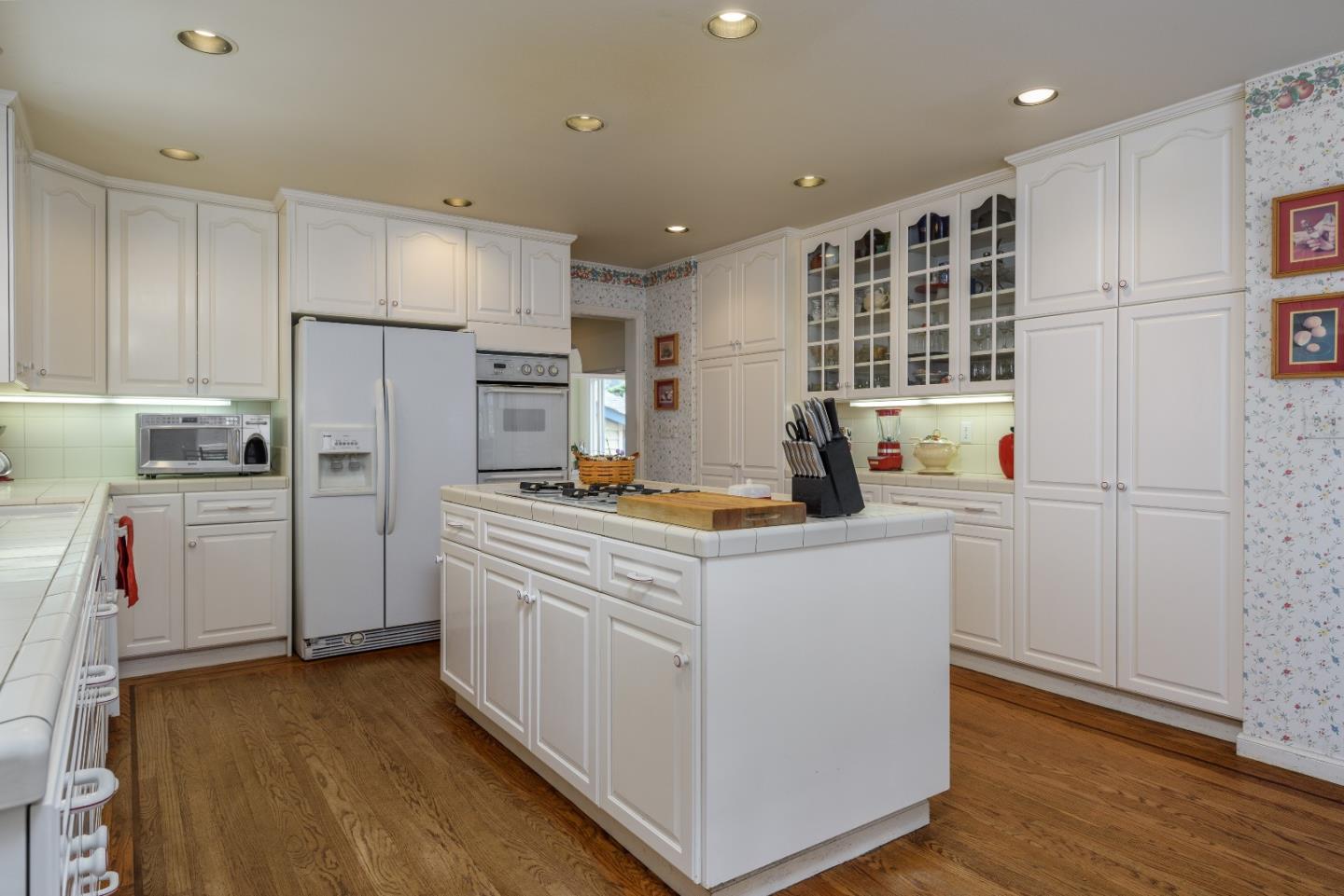 364 Genevieve Avenue Pacifica, CA 94044 - Photo 8 of 24