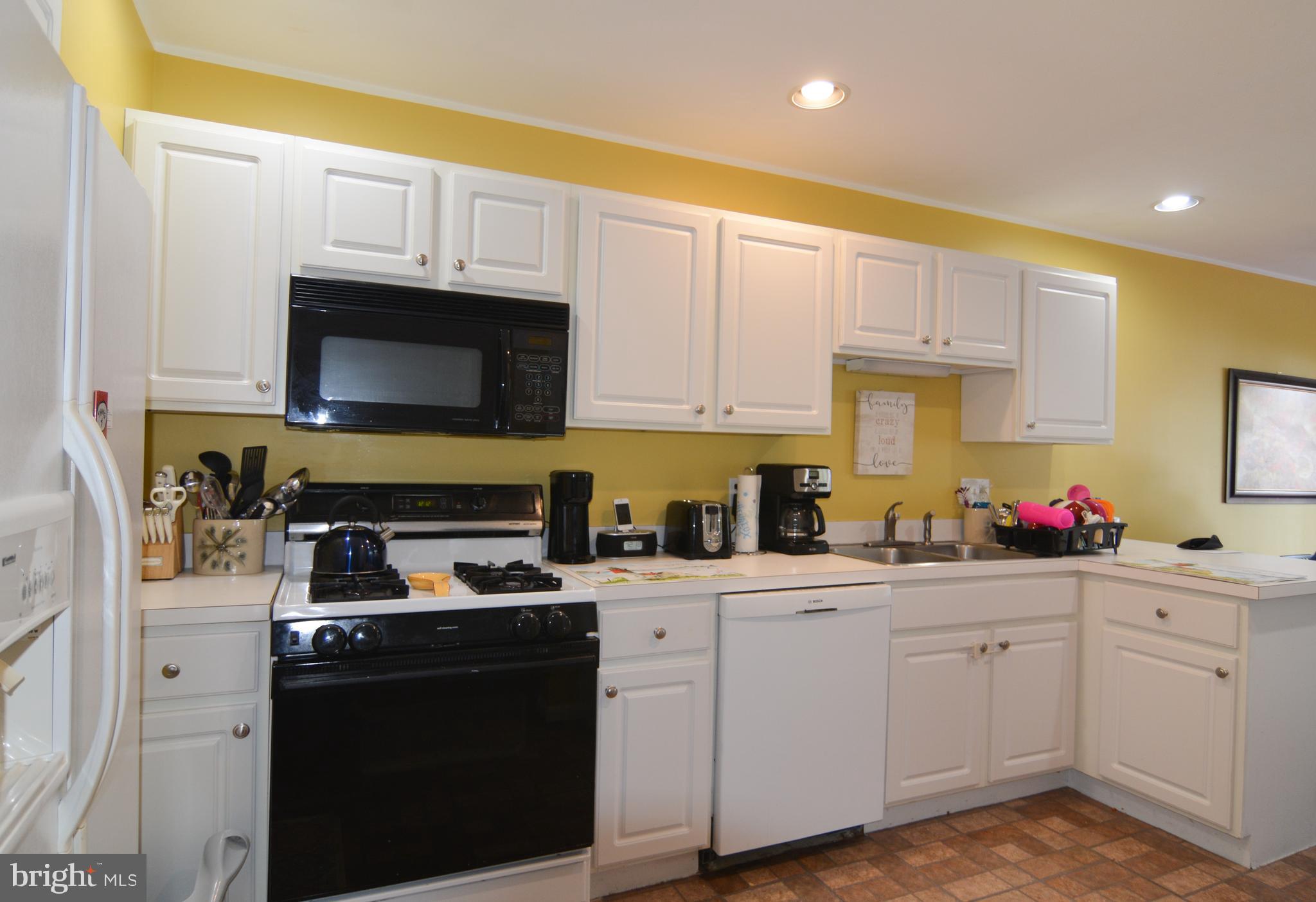 113 Oak Ridge Lane Dallastown, PA 17313 - Photo 12 of 39 Gallery Image 12