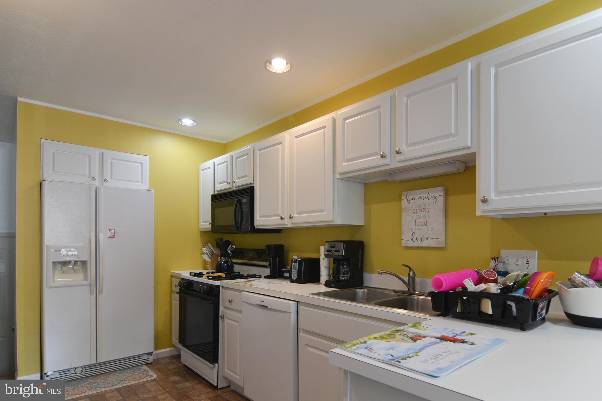 113 Oak Ridge Lane Dallastown, PA 17313 - Photo 14 of 39 Gallery Image 14