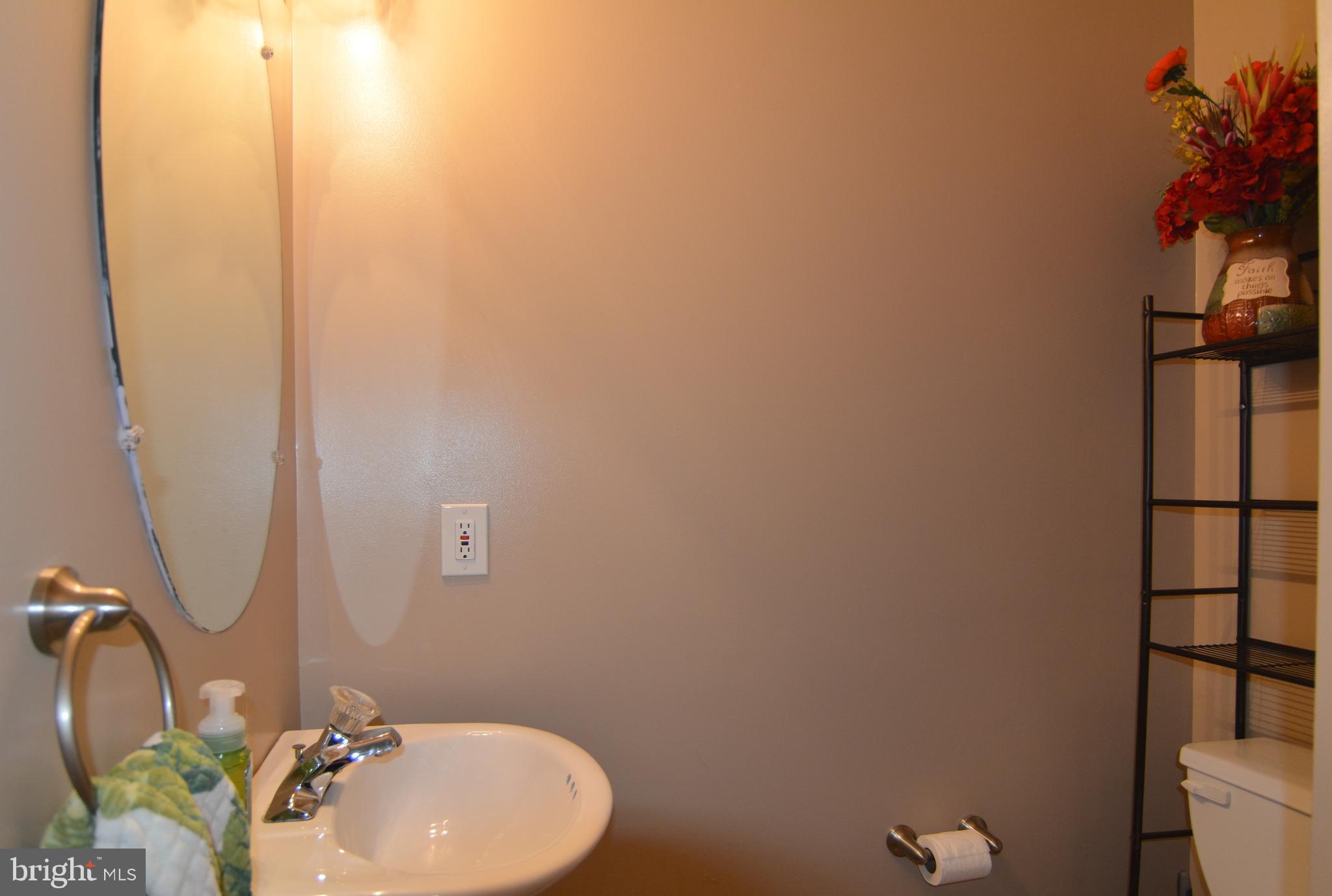 113 Oak Ridge Lane Dallastown, PA 17313 - Photo 17 of 39 Gallery Image 17