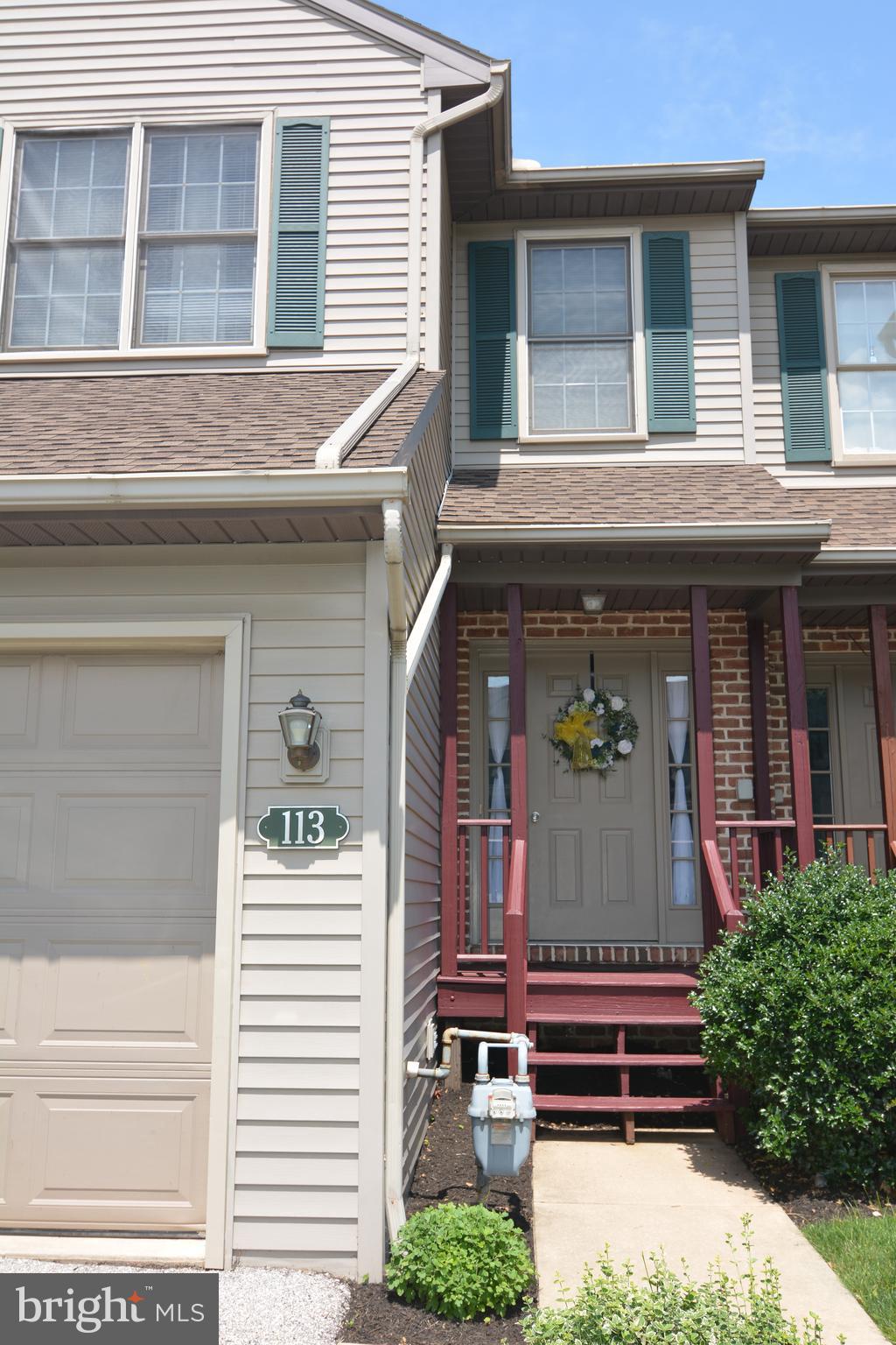 113 Oak Ridge Lane Dallastown, PA 17313 - Photo 3 of 39 Gallery Image 3