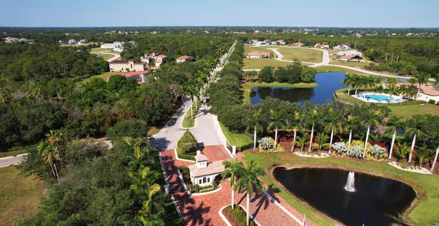 $949,900 | 179 Southeast Via Lago Garda, Port St. Lucie, FL 34952