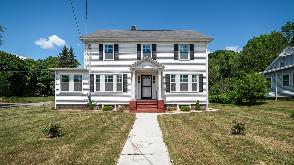 17 Topsfield Road Ipswich, MA 01938 - Photo 2 of 26
