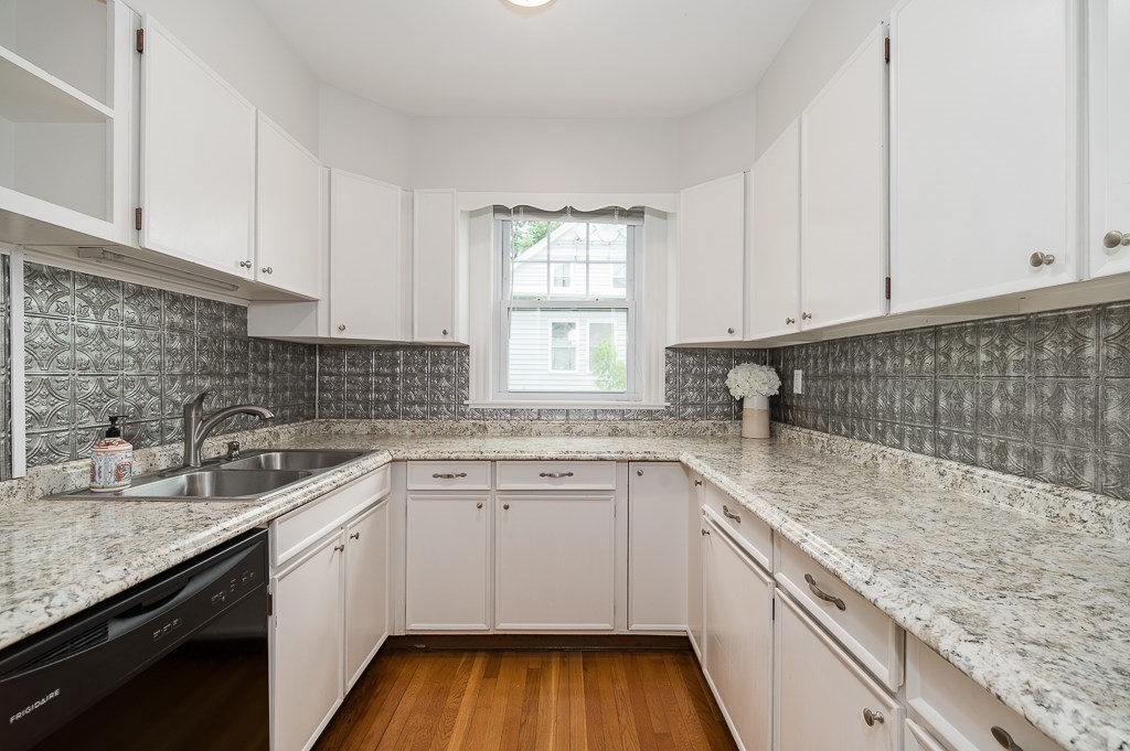 17 Topsfield Road Ipswich, MA 01938 - Photo 9 of 26