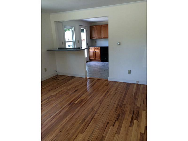 14 Spring Street South Portland, ME 04106 - Photo 11 of 26 Living Room.
