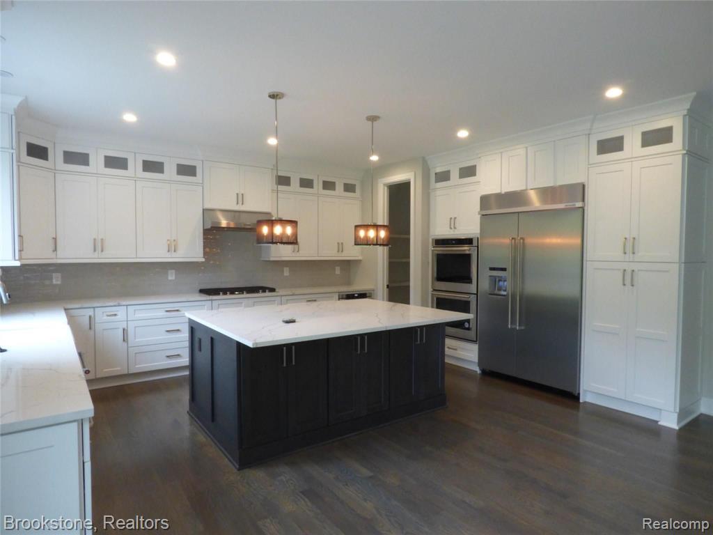 4570 Pickering Road Bloomfield Hills, MI 48301 - Photo 8 of 17