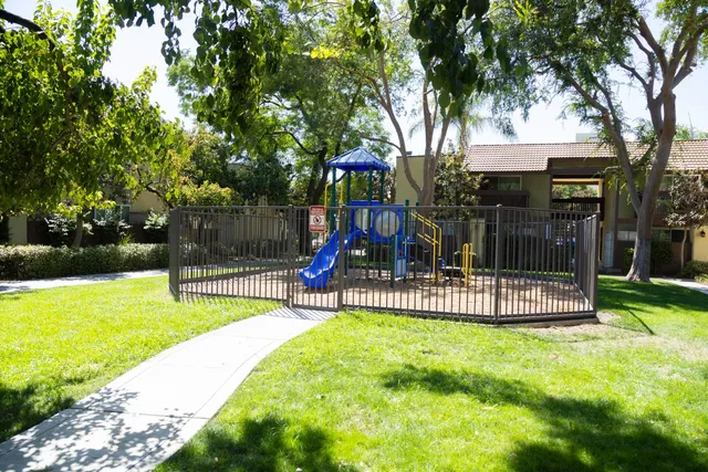 $195,189 | 2881 East Huntington Boulevard, Unit 153, Fresno, CA 93721