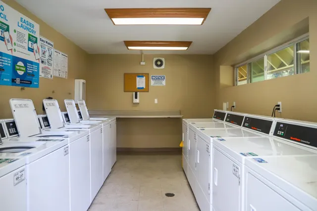 $195,189 | 2881 East Huntington Boulevard, Unit 153, Fresno, CA 93721