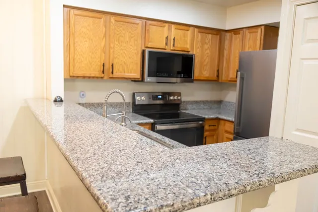 $195,189 | 2881 East Huntington Boulevard, Unit 153, Fresno, CA 93721