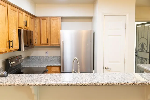 $195,189 | 2881 East Huntington Boulevard, Unit 153, Fresno, CA 93721