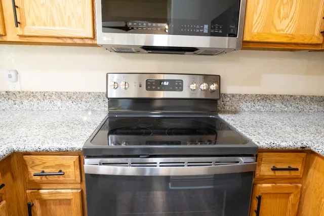 $195,189 | 2881 East Huntington Boulevard, Unit 153, Fresno, CA 93721