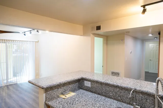 $195,189 | 2881 East Huntington Boulevard, Unit 153, Fresno, CA 93721