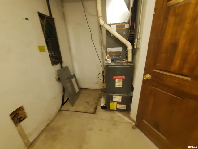 $77,000 | 12708 69th Avenue, Coal Valley, IL 61240