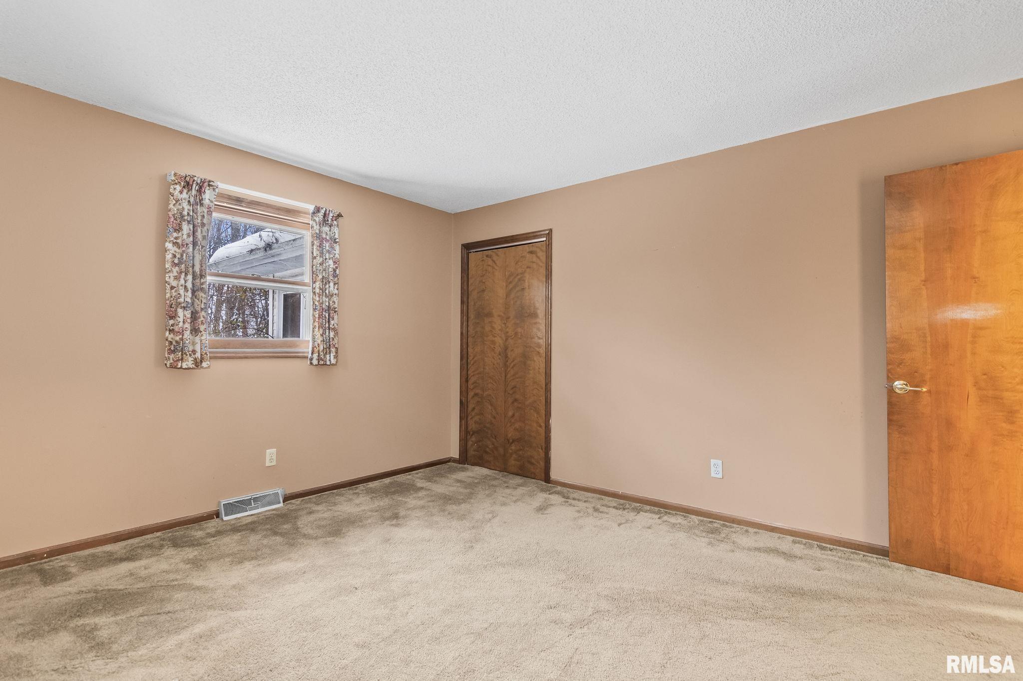 2108 Austin Drive Springfield, IL 62704 - Photo 11 of 42