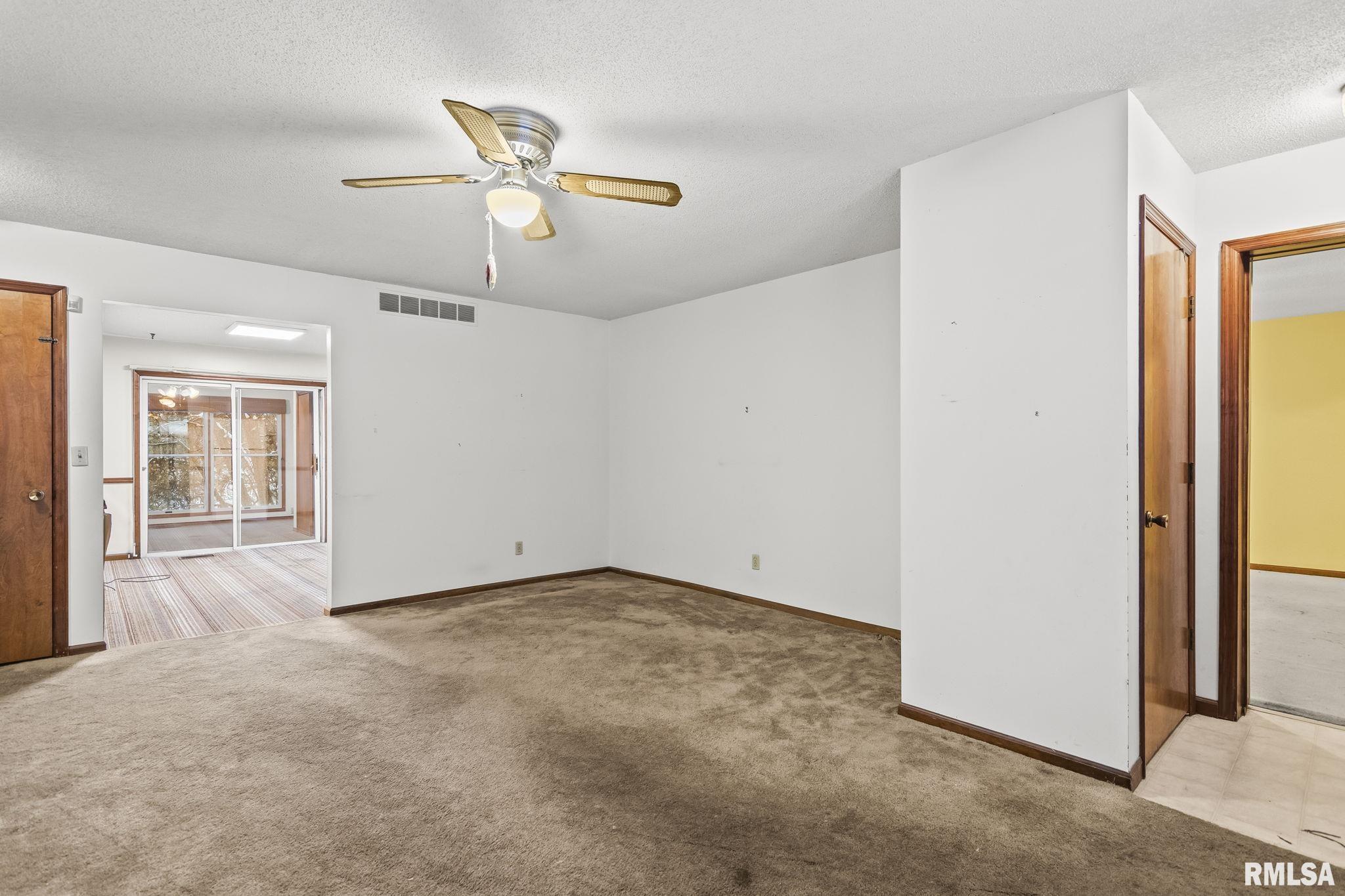 2108 Austin Drive Springfield, IL 62704 - Photo 6 of 42