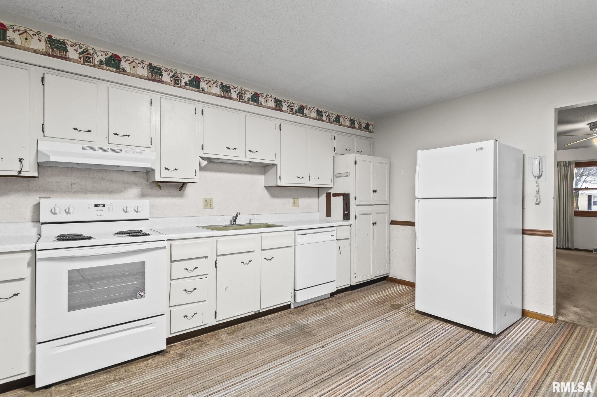 2108 Austin Drive Springfield, IL 62704 - Photo 7 of 42