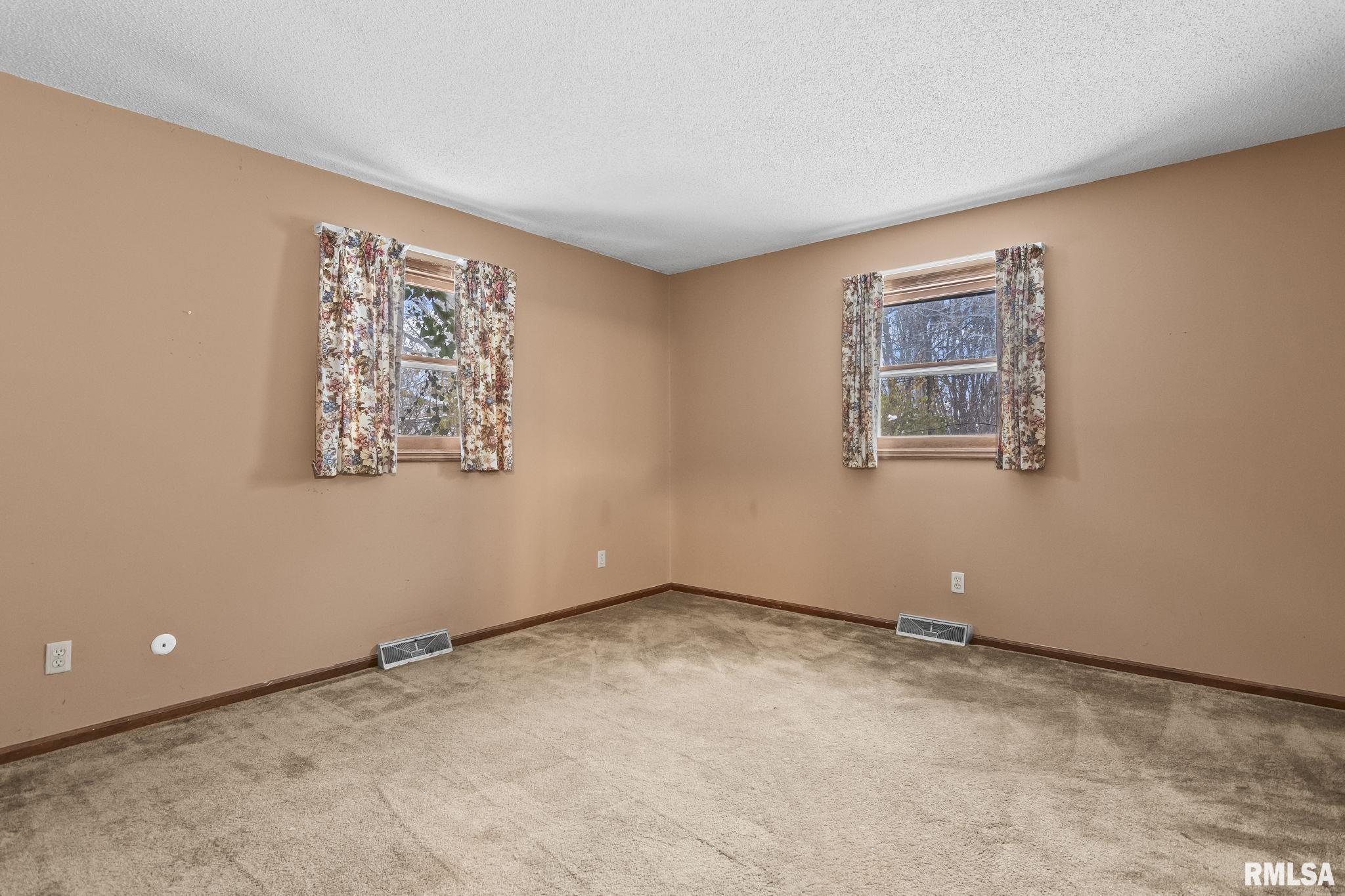 2108 Austin Drive Springfield, IL 62704 - Photo 10 of 42