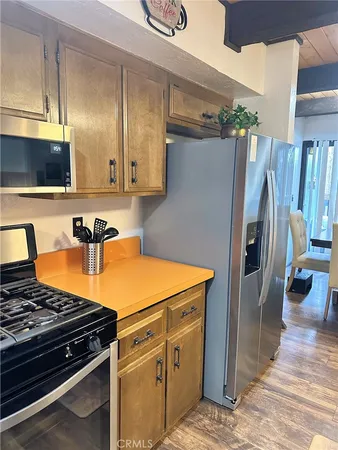a close view of a refrigerator in a kitchen