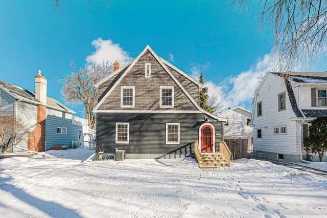 $250,000 | 912 11th Street South, Moorhead, MN 56560