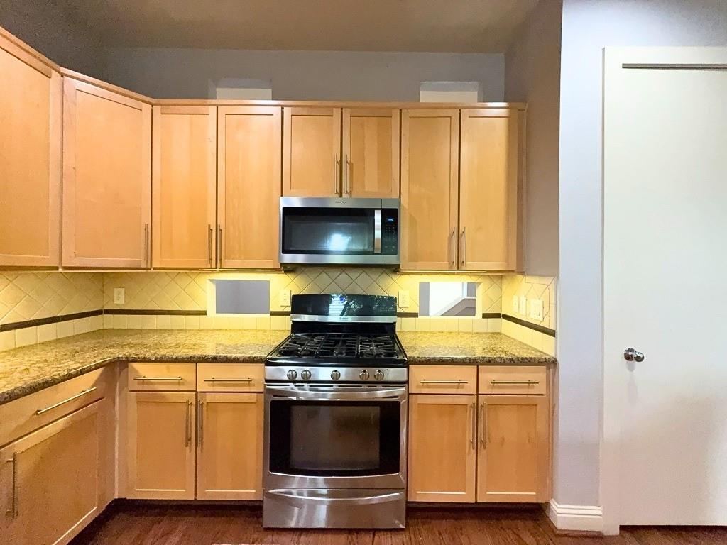 4317 Cedar Springs Road, Unit E Dallas, TX 75219 - Photo 7 of 27